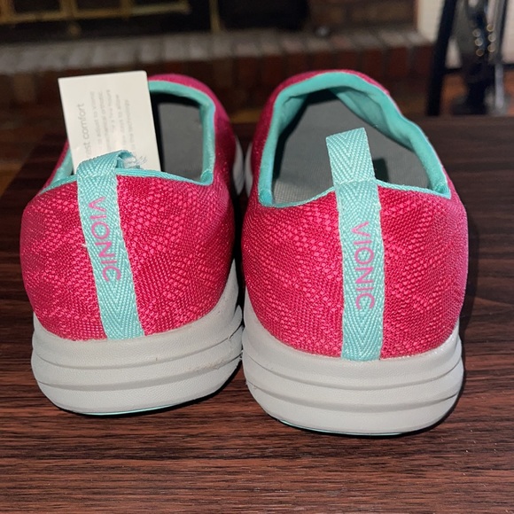 NWOB Vionic 9W hot pink slip on leisure shoe - Picture 7 of 7
